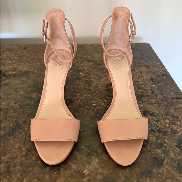 Vince Camuto Women's Penelopy Tan Patent Leather Dress Ankle Strap Sandals Size9 Vince Camuto Women's Penelopy Tan Patent Leather Dress Ankle Strap Sandals Size9
